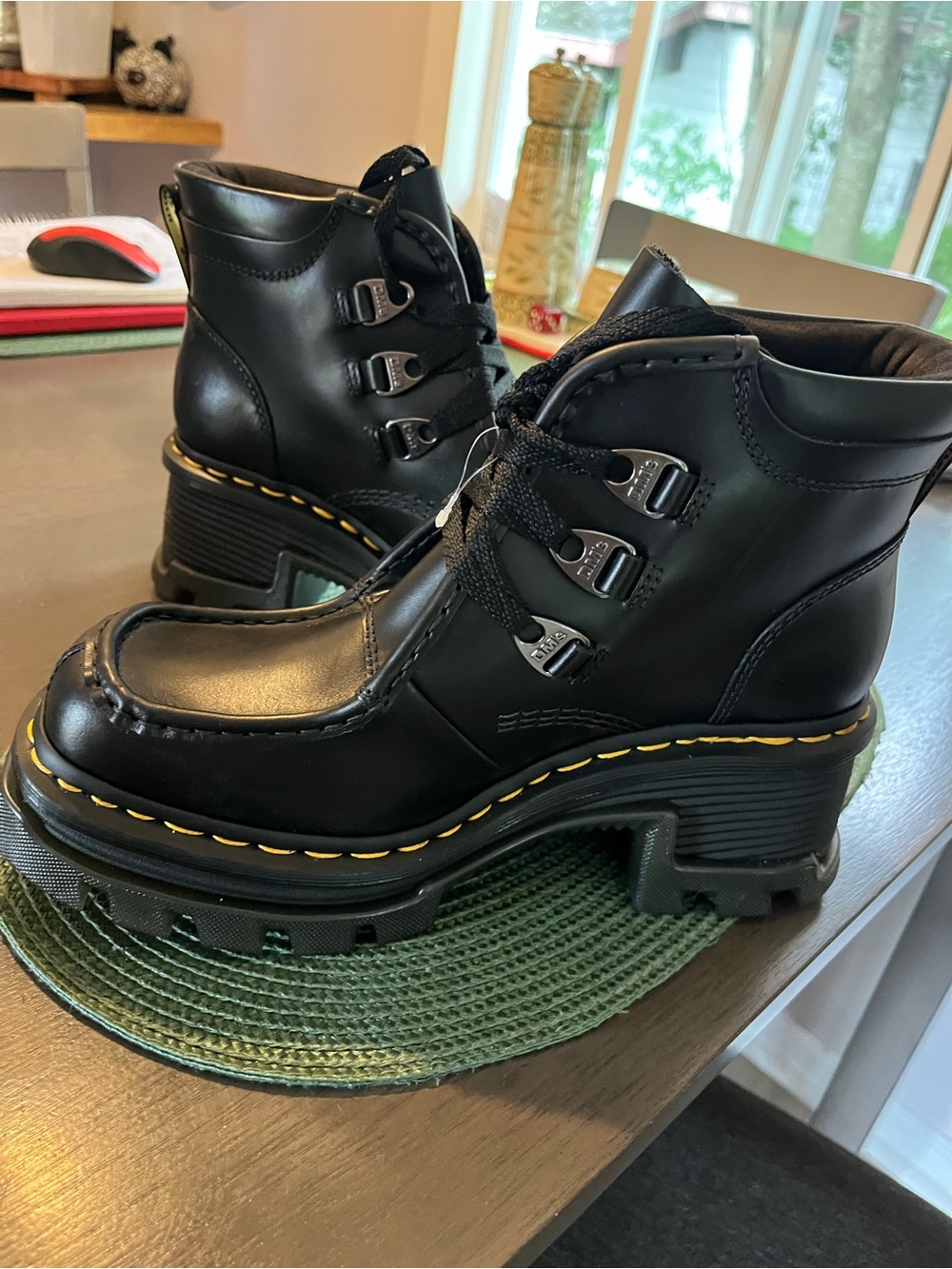 Dr. Martens Corran 3-Eye Atlas Leather Heeled Boots Women’s 9 NWOB